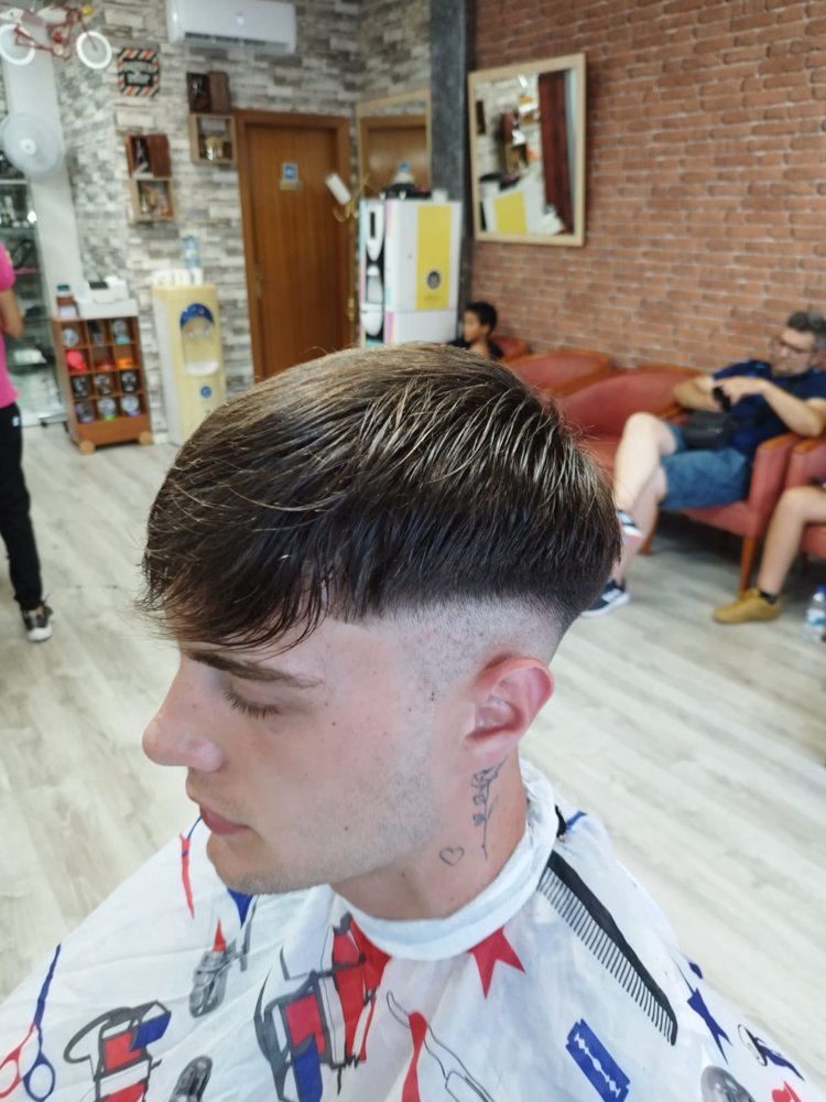Corte con flequillo — Omar's Barber Shop Benidorm